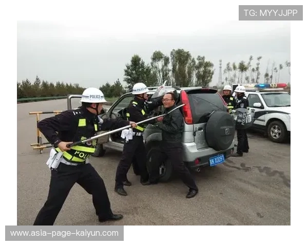 国际拳击裁判在执法中增加医疗建议与现场应急救护演练保障选手安全